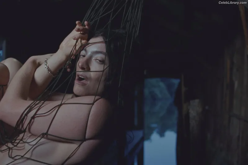 Lorde photo 13 of 540