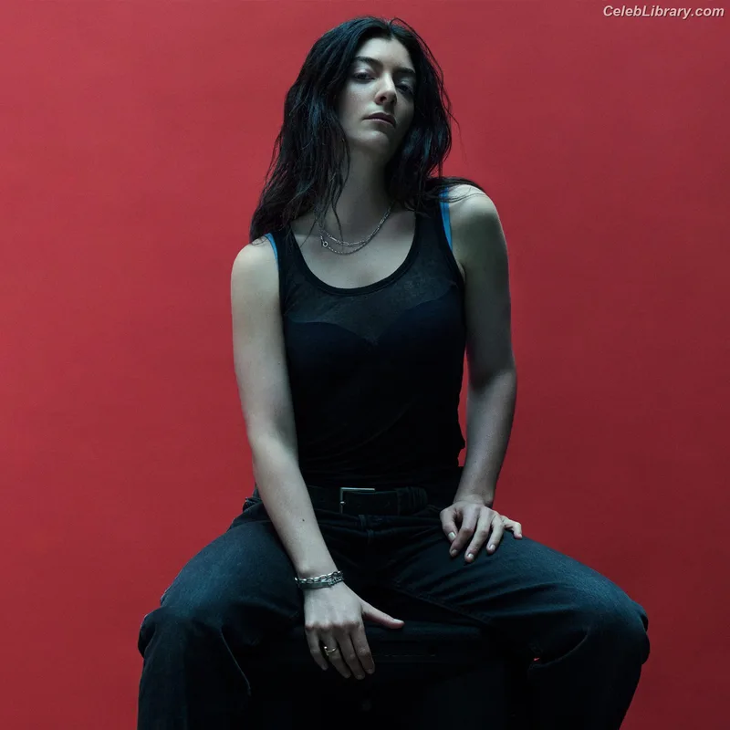 Lorde photo 15 of 540