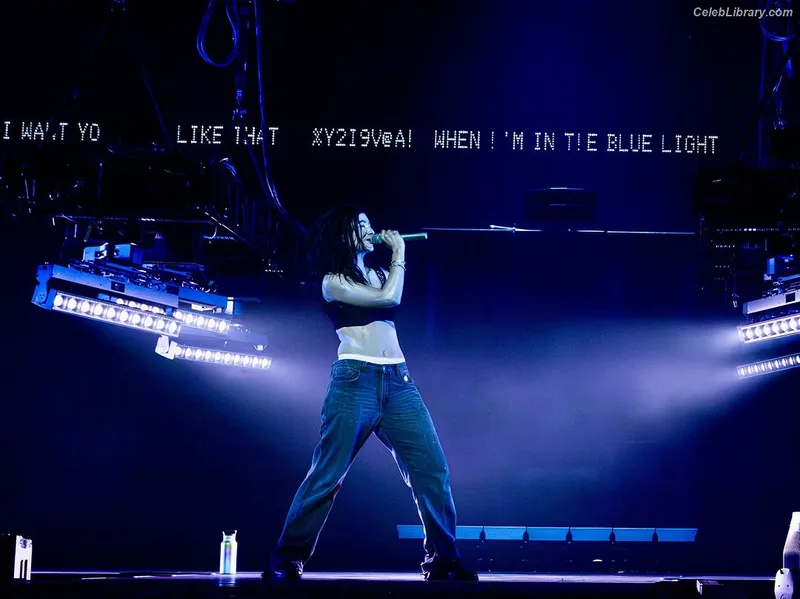Lorde photo 9 of 540