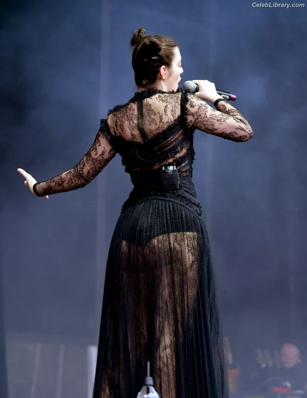 Lorde photo 9 of 540