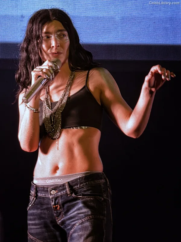 Lorde photo 18 of 540