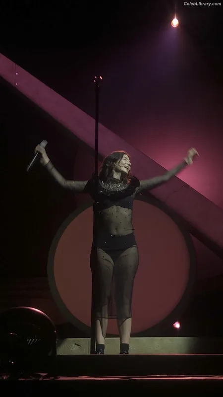 Lorde photo 7 of 540