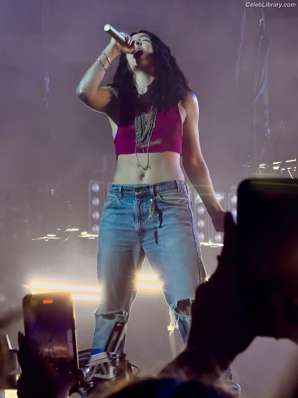 Lorde photo 4 of 540