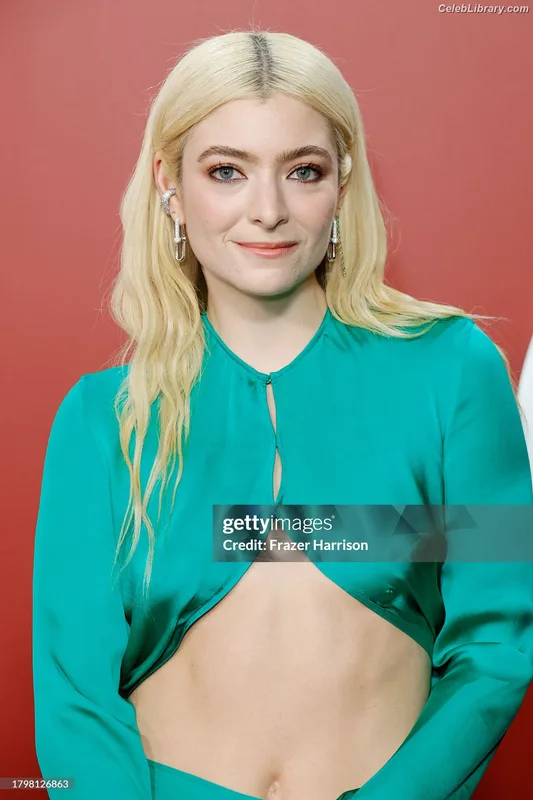 Lorde photo 20 of 540
