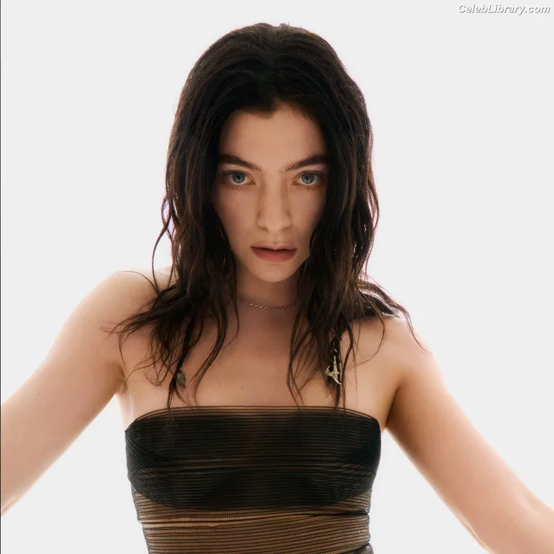 Lorde photo 2 of 540