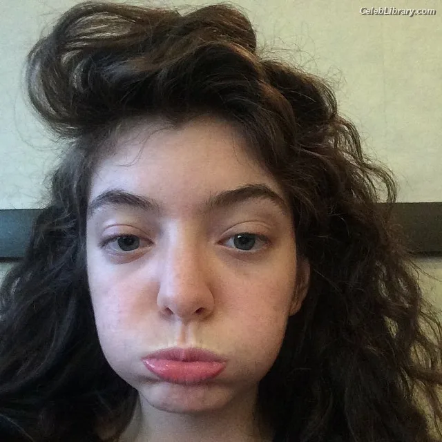 Lorde photo 4 of 540
