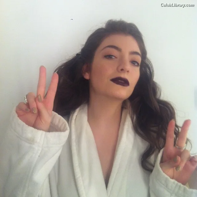 Lorde photo 7 of 540