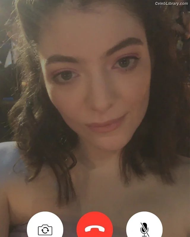 Lorde photo 8 of 540