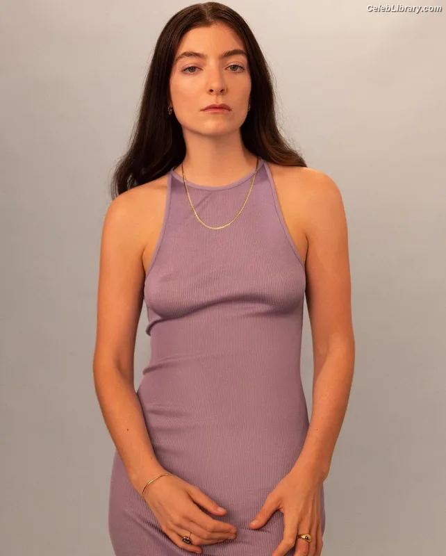Lorde photo 10 of 540