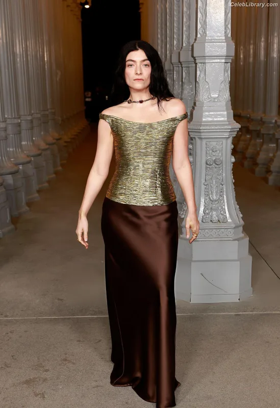 Lorde photo 22 of 540
