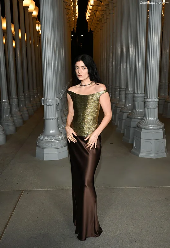 Lorde photo 23 of 540