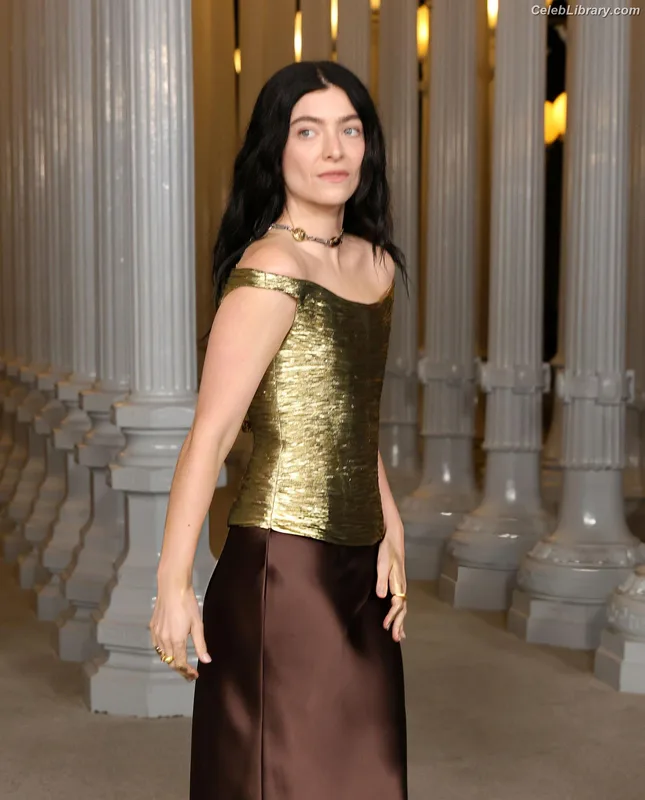 Lorde photo 1 of 540