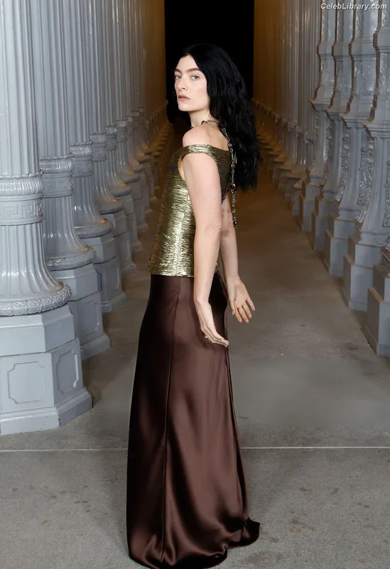 Lorde photo 1 of 540