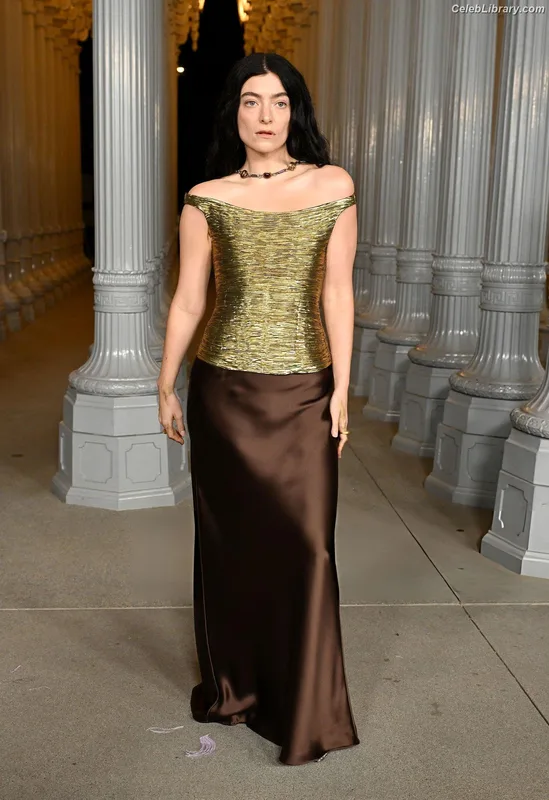 Lorde photo 7 of 540