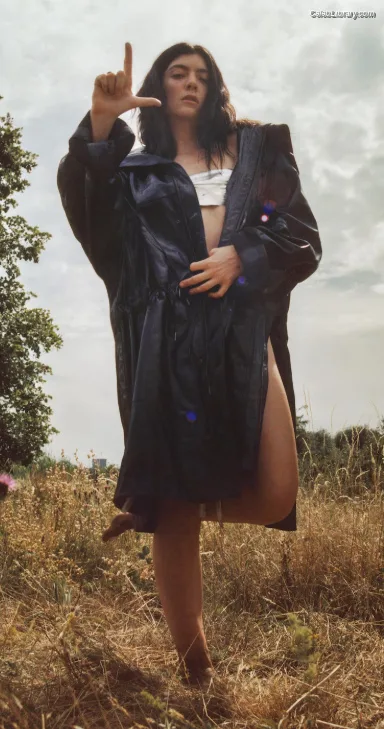 Lorde photo 13 of 540