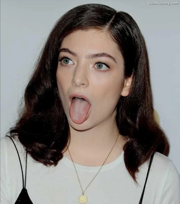 Lorde photo 9 of 540