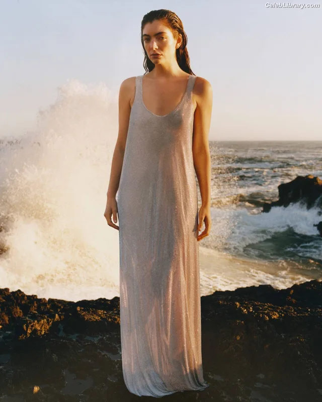 Lorde photo 2 of 540