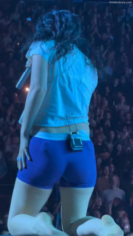 Lorde photo 10 of 540