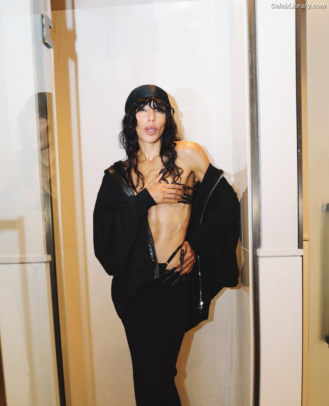 Loreen photo 13 of 33