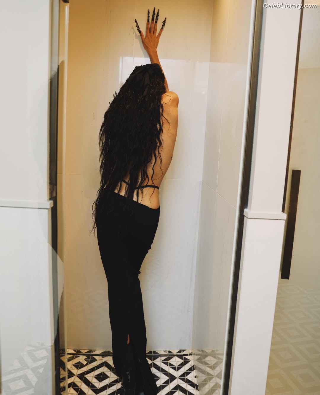 Loreen photo 15 of 33