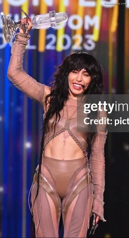 Loreen photo 9 of 33