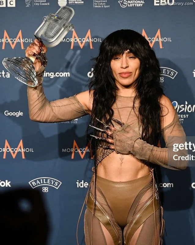 Loreen photo 11 of 33