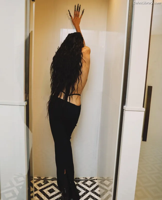 Loreen photo 15 of 33