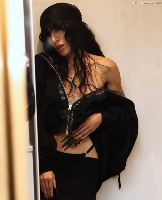 Loreen photo 17 of 33