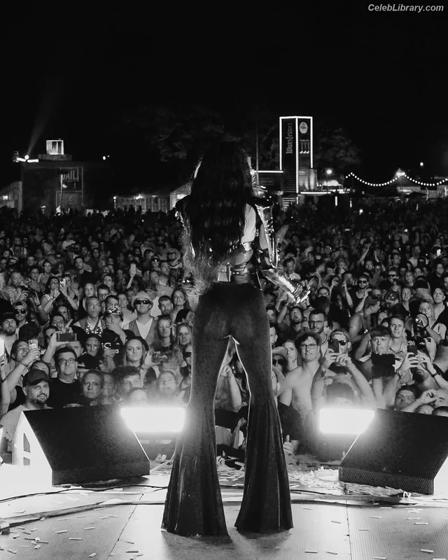 Loreen photo 23 of 33