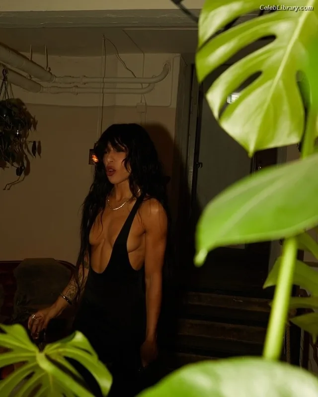 Loreen photo 2 of 33