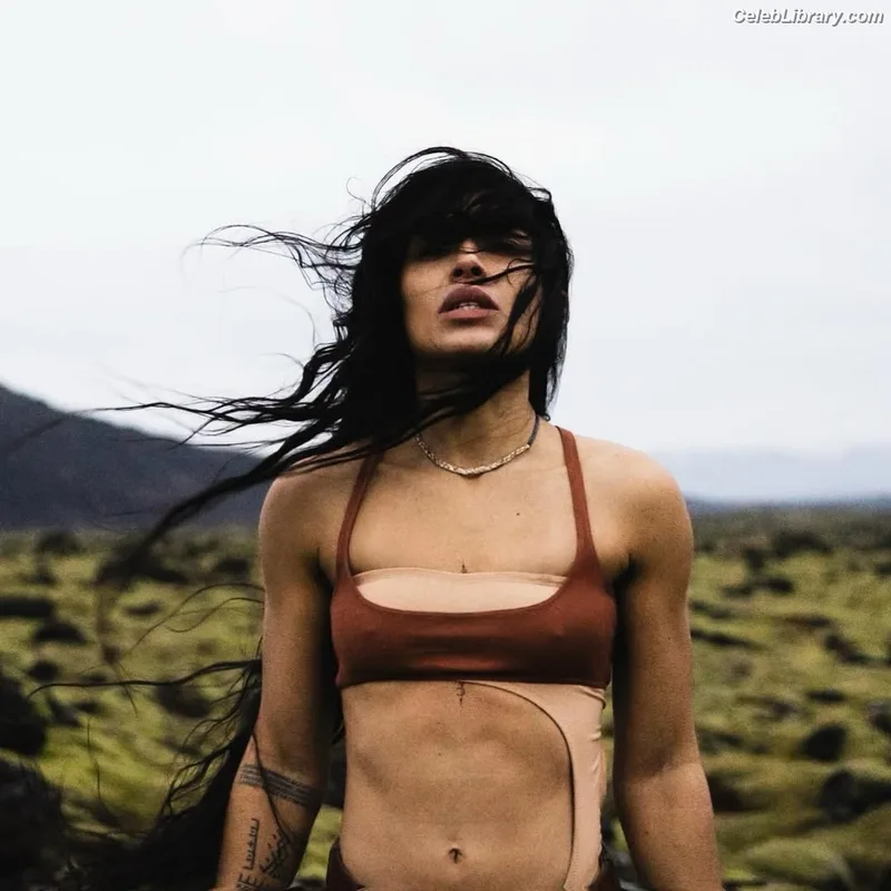 Loreen photo 8 of 33