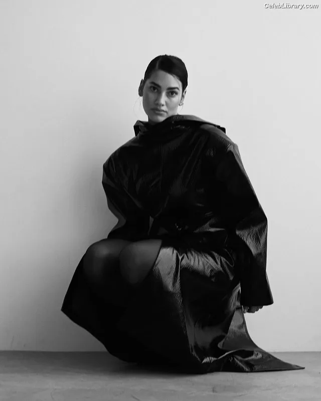 Lorena Duran photo 8 of 162