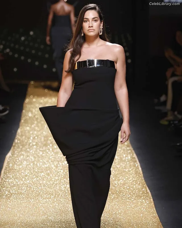 Lorena Duran photo 3 of 162