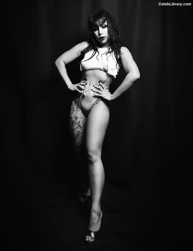 Lou Lou la Duchesse de Rière photo 9 of 9