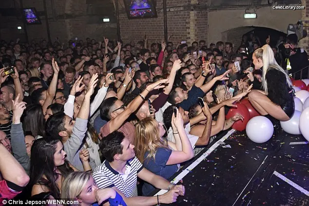 Louisa Johnson photo 19 of 126
