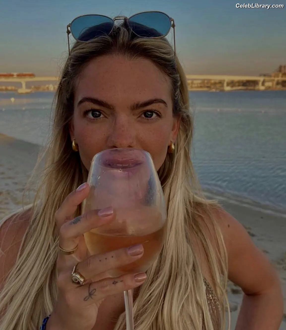 Louisa Johnson photo 14 of 126