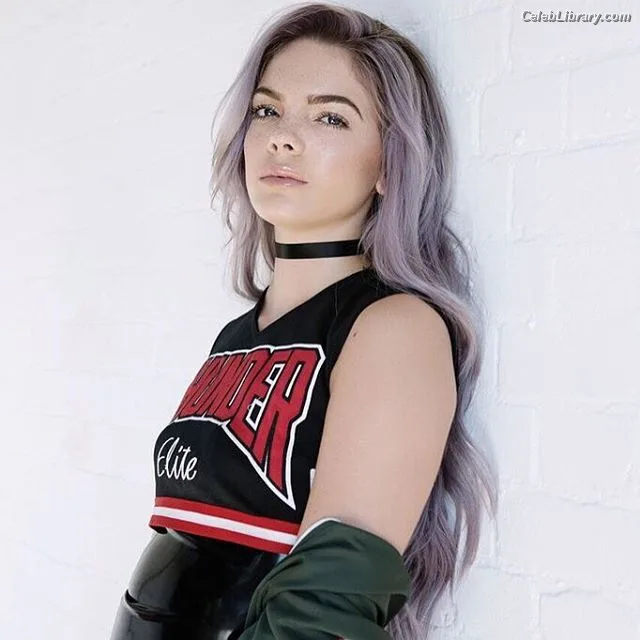 Louisa Johnson photo 7 of 127