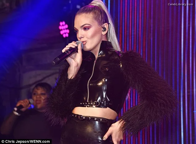 Louisa Johnson photo 18 of 127