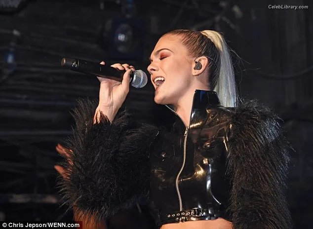 Louisa Johnson photo 24 of 127