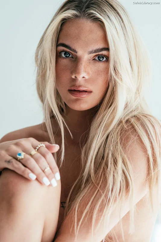 Louisa Johnson photo 12 of 127