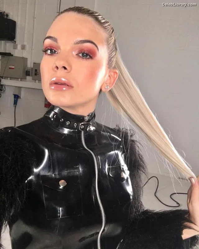 Louisa Johnson photo 20 of 127