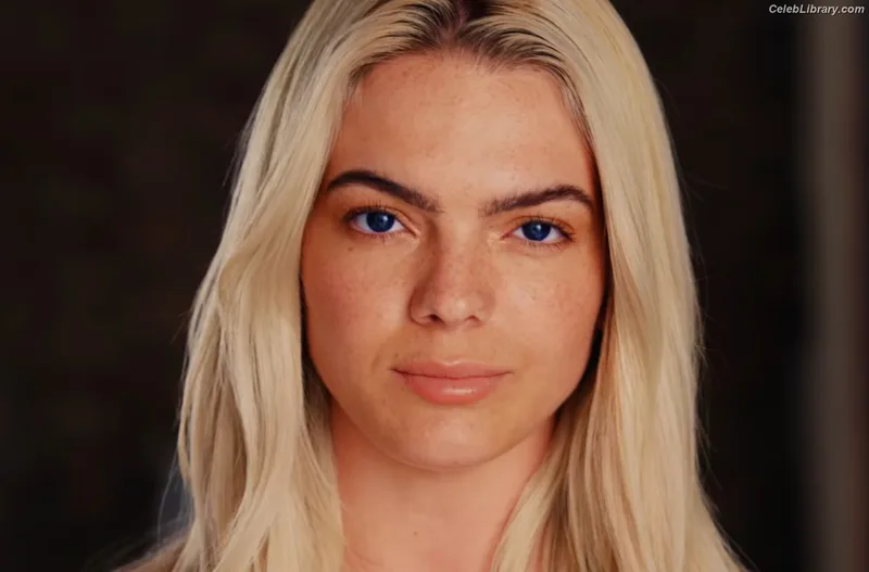 Louisa Johnson photo 7 of 127