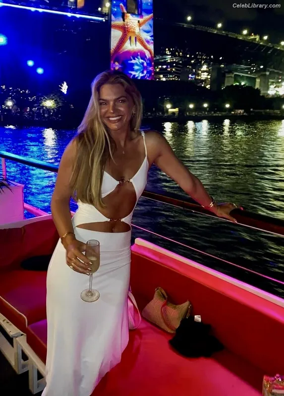Louisa Johnson photo 18 of 127