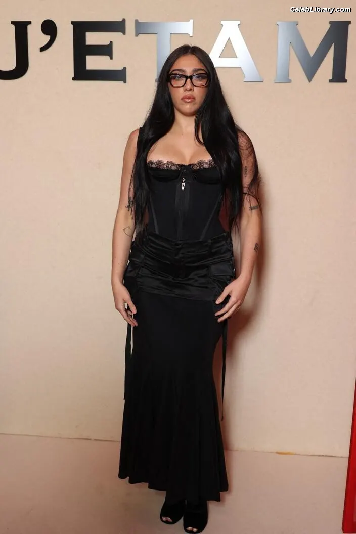 Lourdes Leon photo 4 of 357