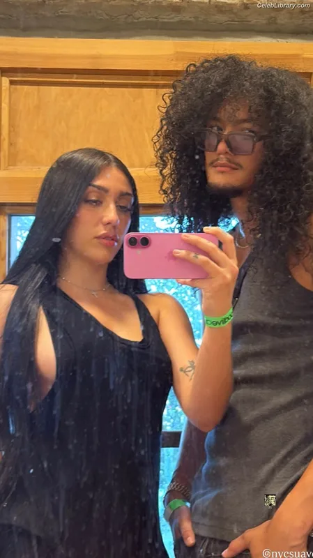 Lourdes Leon photo 1 of 358