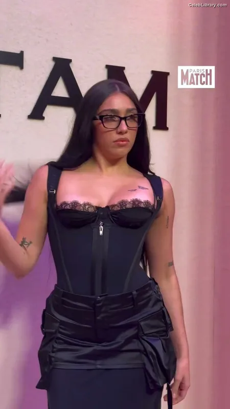 Lourdes Leon photo 1 of 358