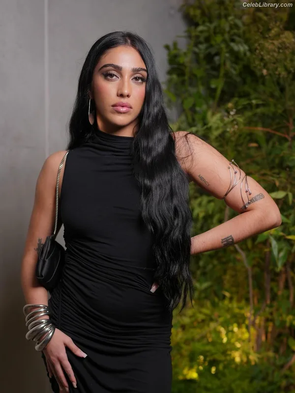Lourdes Leon photo 8 of 358