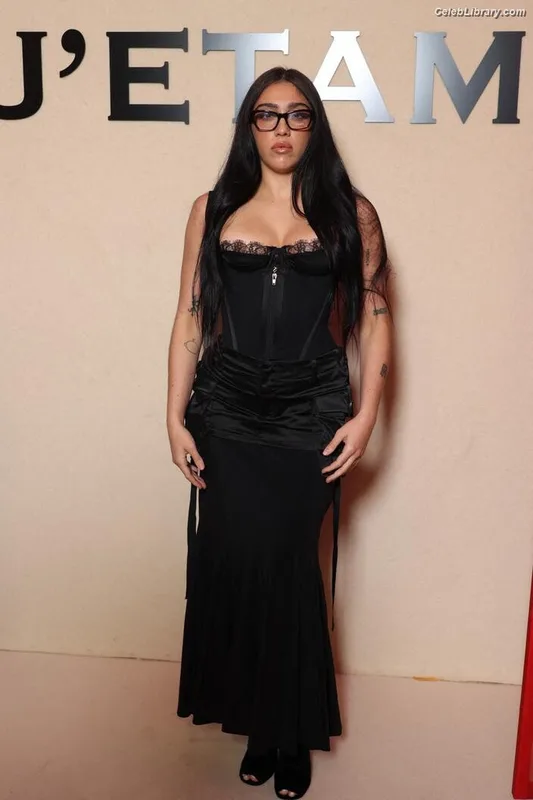 Lourdes Leon photo 4 of 358