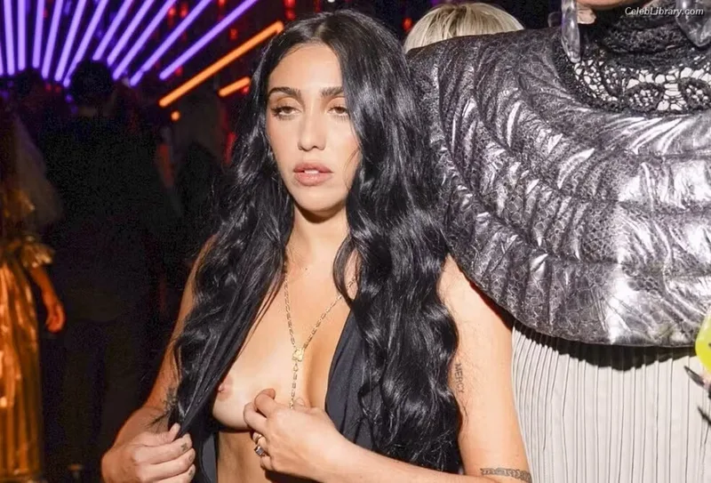 Lourdes Leon photo 20 of 358