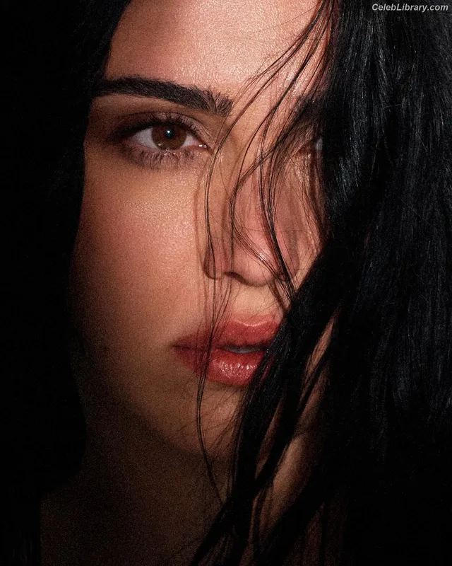 Lourdes Leon photo 2 of 358